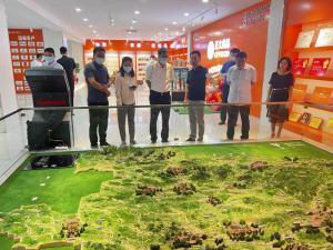 洛陽市市委常委、宣傳部長王飛蒞臨洛陽正大調研